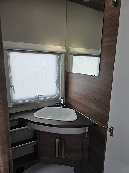 Knaus W04 Sport Silver Selection *Långbäddar *Markis *1 ägare 17 of 24