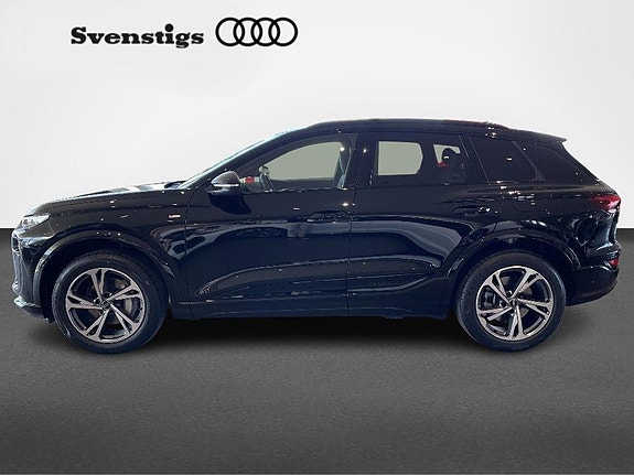 Audi Q6 e-tron 4 of 5