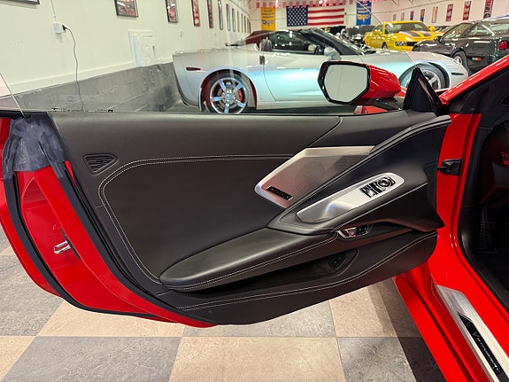 Chevrolet Corvette 18 of 24