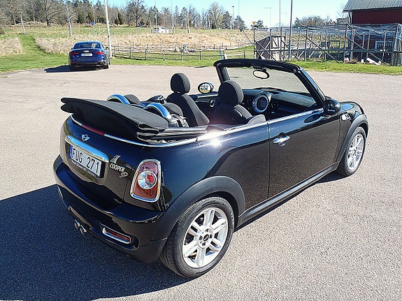 MINI Cooper SD 3 of 5