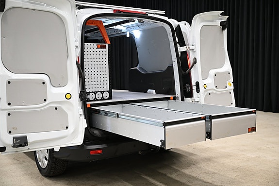Ford Transit Connect 17 of 29