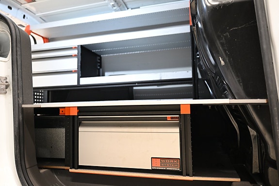Ford Transit Connect 13 of 29