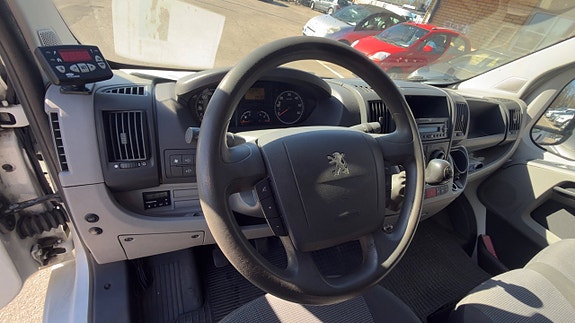 Peugeot Boxer 7 of 12