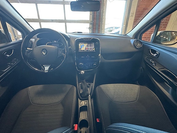 Renault Clio 18 of 18