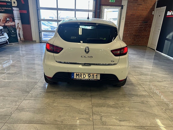 Renault Clio 13 of 18
