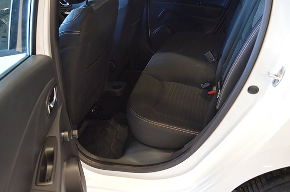 Renault Clio 17 of 18