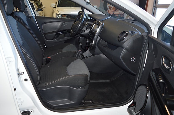 Renault Clio 15 of 18
