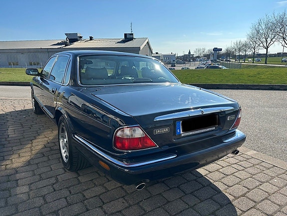 Jaguar XJ 5 of 8