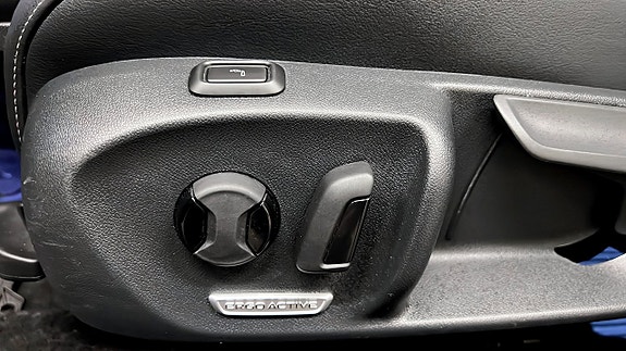 Volkswagen Passat 16 of 24