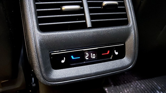 Volkswagen Passat 22 of 24