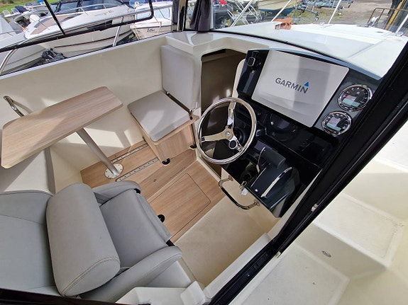 Fabriksny Quicksilver 805Pilothouse-23 Mercury 250 SeaPro-19 9 of 12