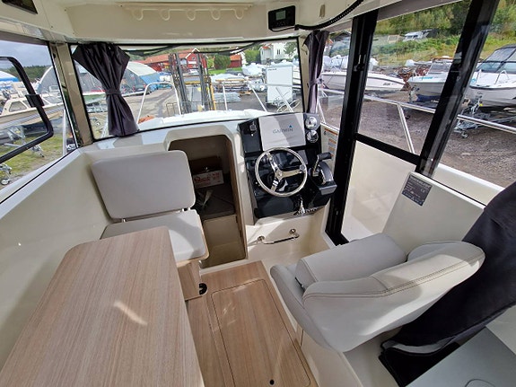 Fabriksny Quicksilver 805Pilothouse-23 Mercury 250 SeaPro-19 8 of 12