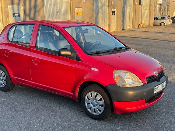 Toyota Yaris 8 of 11