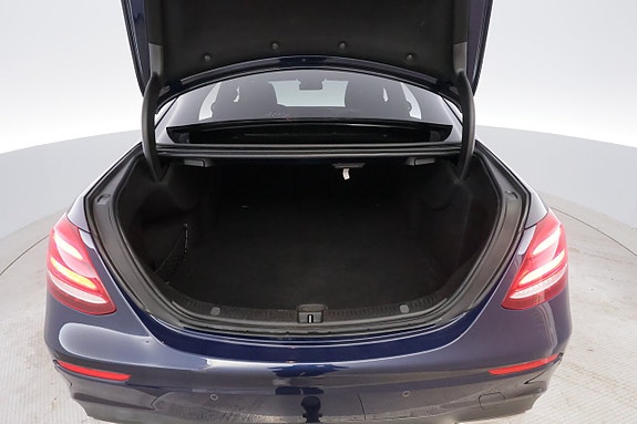 Mercedes-Benz E200 9 of 22