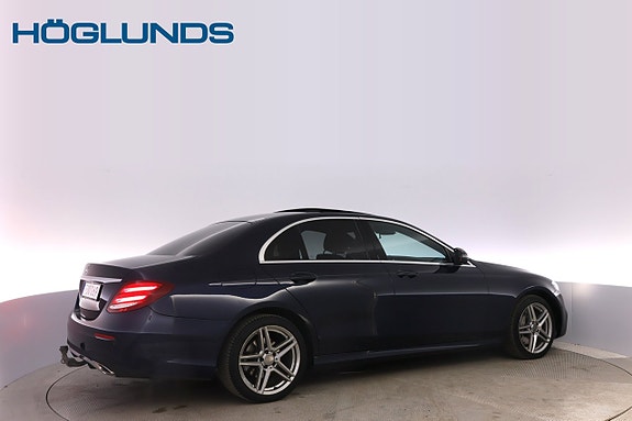 Mercedes-Benz E200 3 of 5