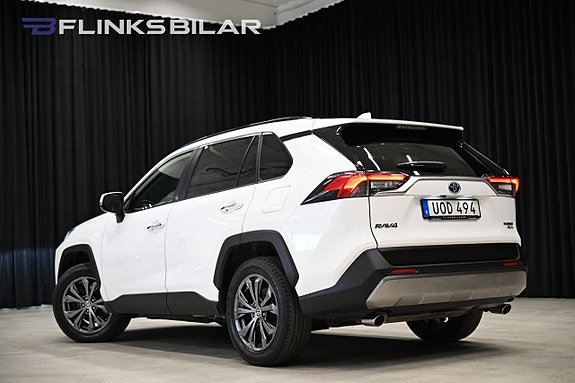 Toyota RAV4 4 of 30