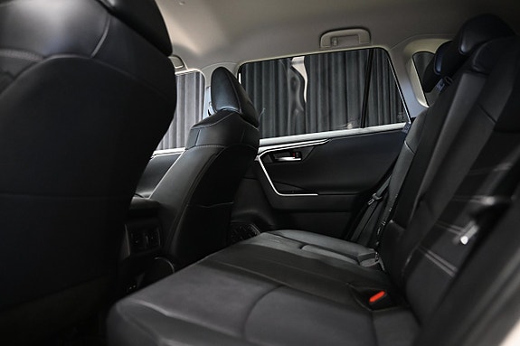 Toyota RAV4 21 of 30
