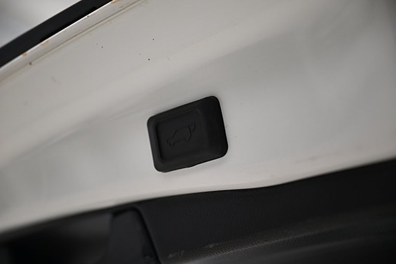 Toyota RAV4 7 of 30
