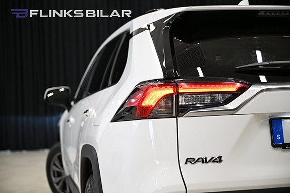 Toyota RAV4 13 of 30