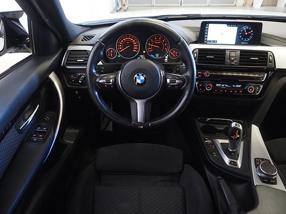 BMW 330e 14 of 21