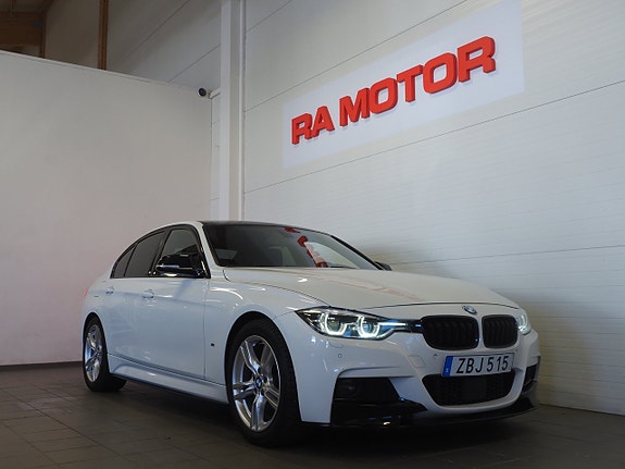 BMW 330e 3 of 5