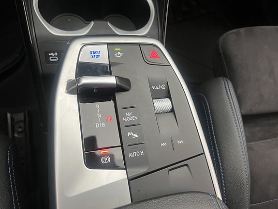 BMW iX1 23 of 30