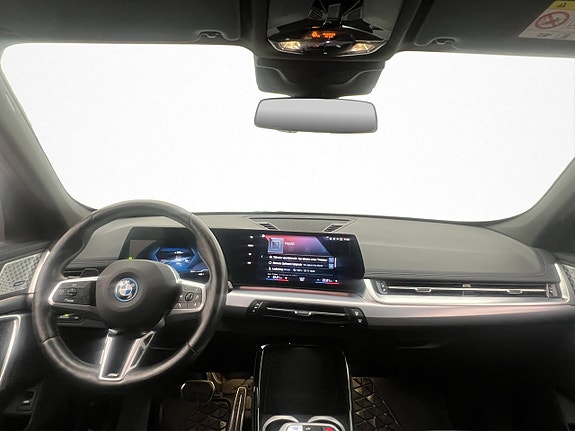 BMW iX1 16 of 30