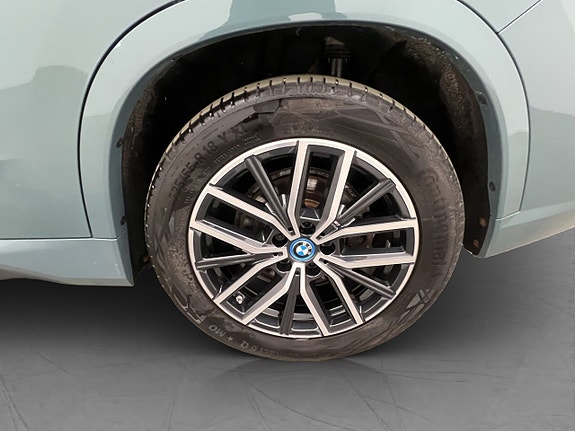 BMW iX1 28 of 30