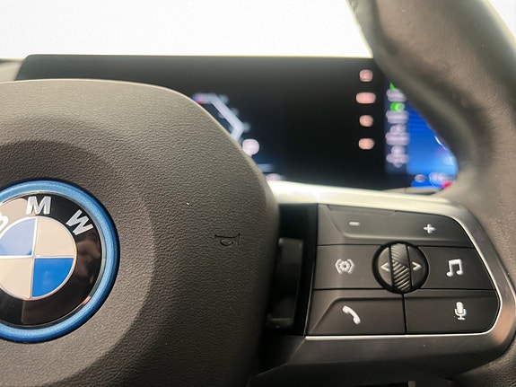 BMW iX1 19 of 30