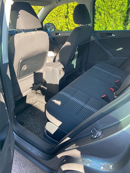 Volkswagen Tiguan 3 of 5