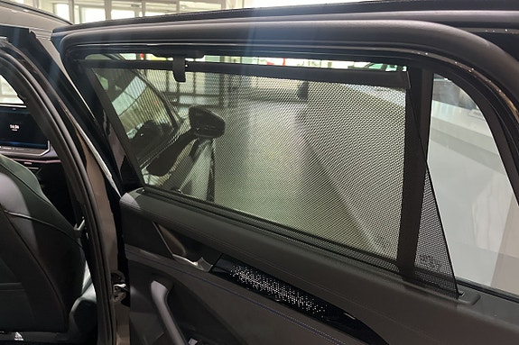 Volkswagen Passat 15 of 19