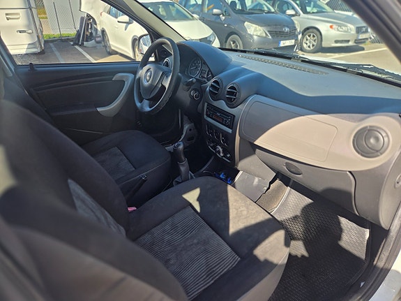 Dacia Sandero 5 of 5