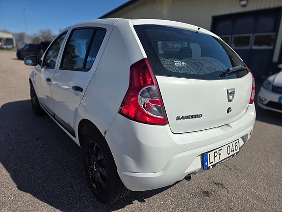 Dacia Sandero 4 of 5
