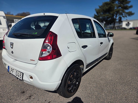 Dacia Sandero 3 of 5