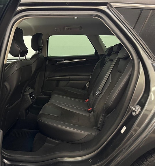 Ford Mondeo 21 of 30