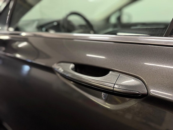 Ford Mondeo 23 of 30