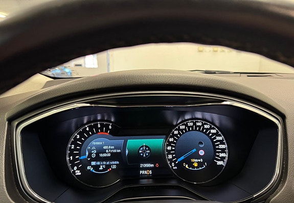 Ford Mondeo 13 of 30