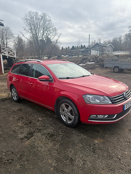 Volkswagen Passat 2 of 5