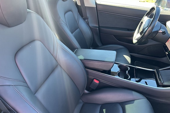 Tesla Model 3 11 of 16