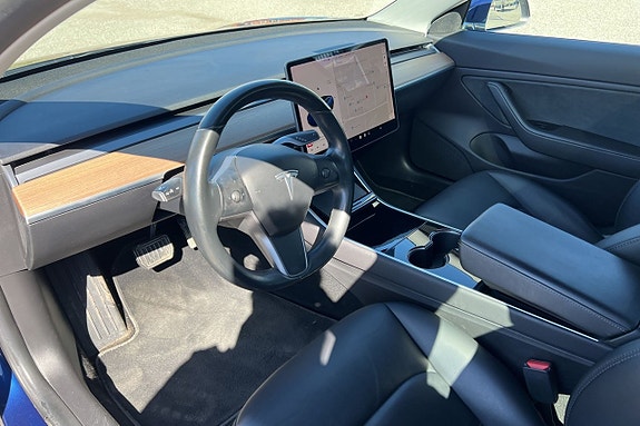 Tesla Model 3 13 of 16