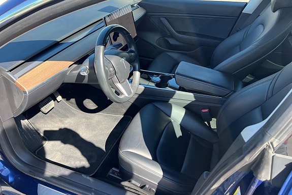 Tesla Model 3 12 of 16