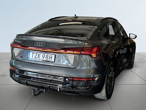 Audi Q8 6 of 23