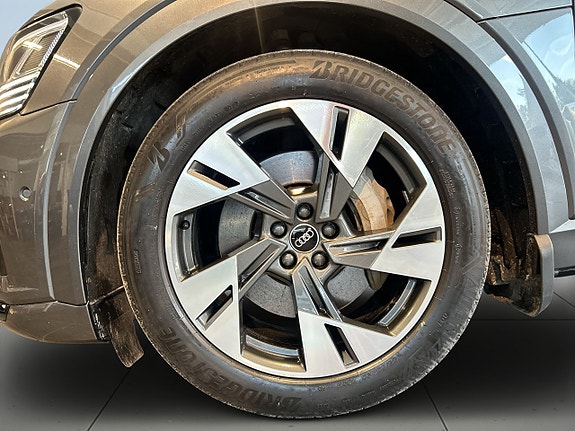 Audi Q8 14 of 23