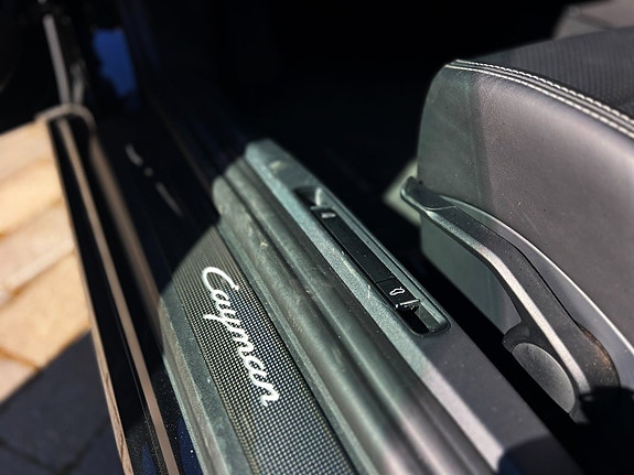 Porsche 718 Cayman 29 of 29