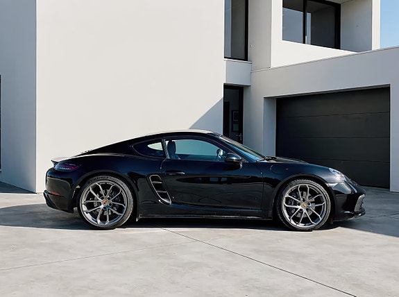 Porsche 718 Cayman 7 of 29
