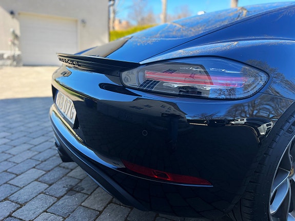 Porsche 718 Cayman 10 of 29