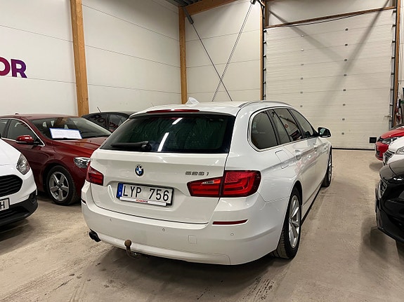 BMW 528 3 of 5