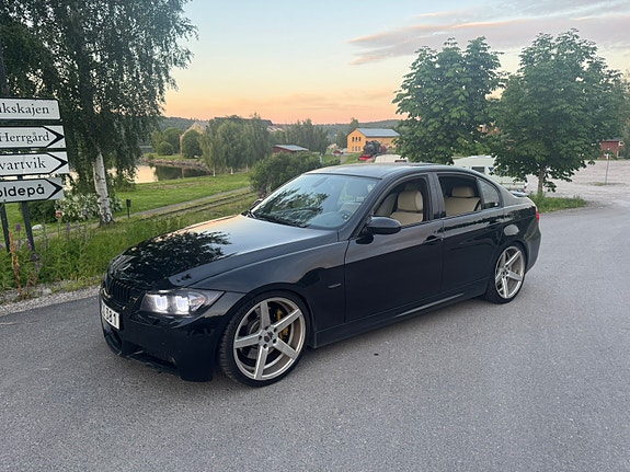 BMW 335i 3 of 8