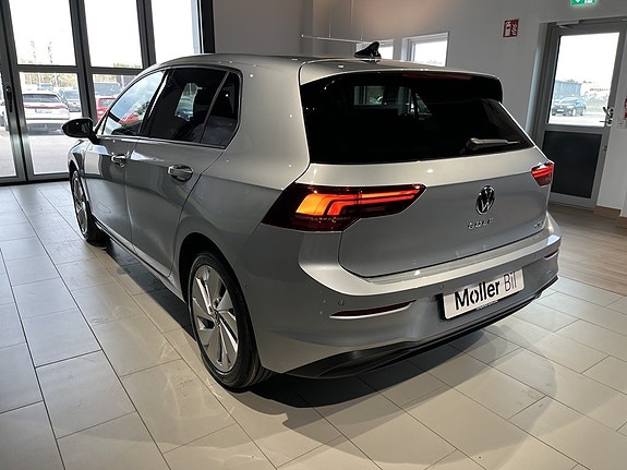 Volkswagen Golf VIII 5 of 18