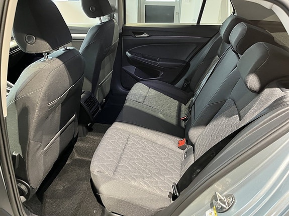 Volkswagen Golf VIII 16 of 18